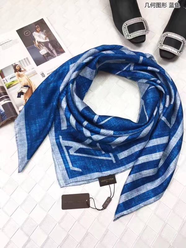 Louis Vuitton Scarf LVC00529